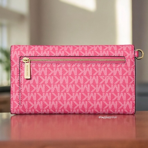 Michael Kors Jet Set Large Signature Logo Envelope Wristlet in Electric Pink NWT - Picture 3 of 3